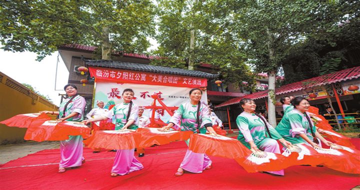 臨汾大美合唱團(tuán)走進(jìn)堯都區(qū)夕陽紅公寓開展慰問演出